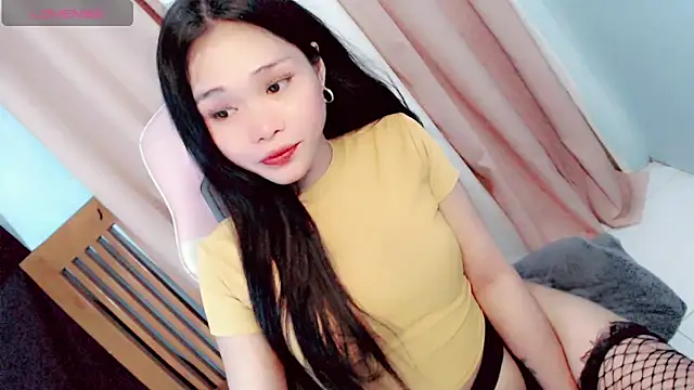 Snapshot of amomentoflust69 chatting on May 10, 12:10 pm amomentoflust69 online show from May 10, 12:10 pm