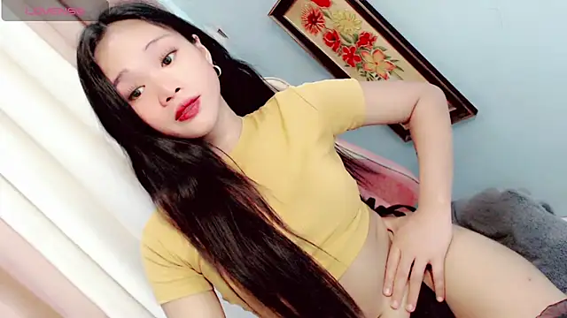 Snapshot of amomentoflust69 chatting on May 28, 10:45 am amomentoflust69 online show from May 28, 10:45 am