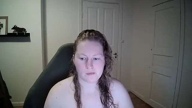 Snapshot of Girlnina-1995 chatting on December 31, 11:09 am Girlnina-1995 online show from December 31, 11:09 am