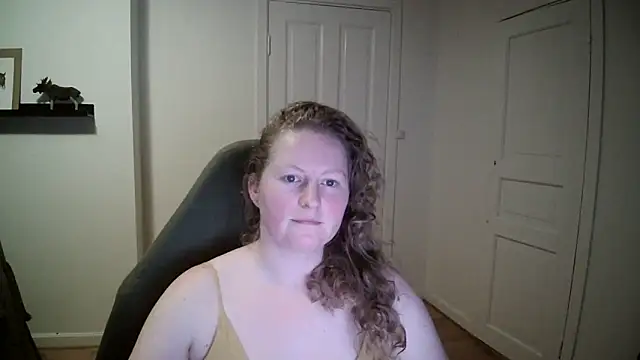 Snapshot of Girlnina-1995 chatting on January 2, 6:12 pm Girlnina-1995 online show from January 2, 6:12 pm