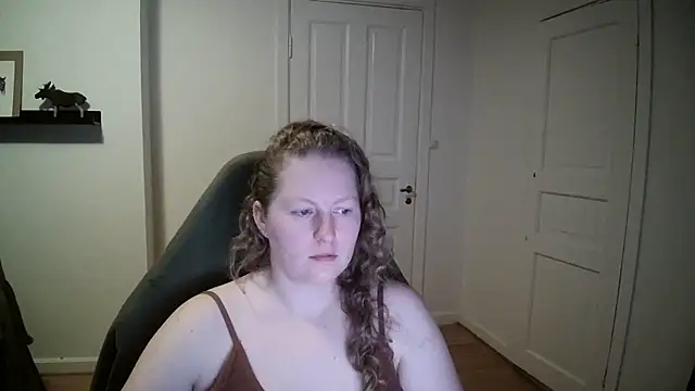 Snapshot of Girlnina-1995 chatting on January 4, 8:49 am Girlnina-1995 online show from January 4, 8:49 am