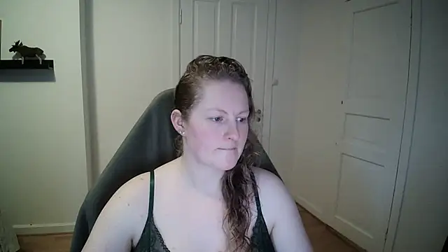 Snapshot of Girlnina-1995 chatting on January 7, 11:48 am Girlnina-1995 online show from January 7, 11:48 am