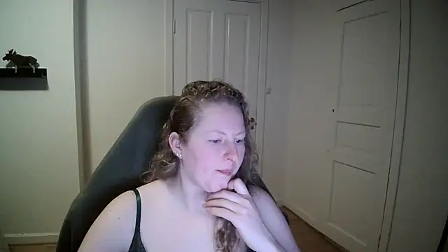 Snapshot of Girlnina-1995 chatting on January 7, 2:51 pm Girlnina-1995 online show from January 7, 2:51 pm