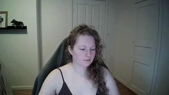 Snapshot of Girlnina-1995 chatting on January 8, 9:32 am Girlnina-1995 online show from January 8, 9:32 am