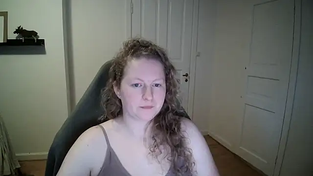 Snapshot of Girlnina-1995 chatting on January 8, 12:37 pm Girlnina-1995 online show from January 8, 12:37 pm