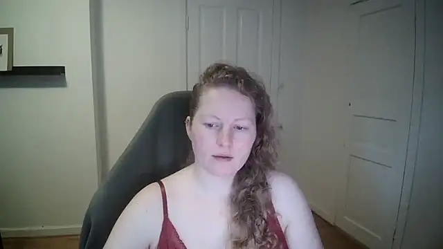 Snapshot of Girlnina-1995 chatting on January 13, 10:03 am Girlnina-1995 online show from January 13, 10:03 am