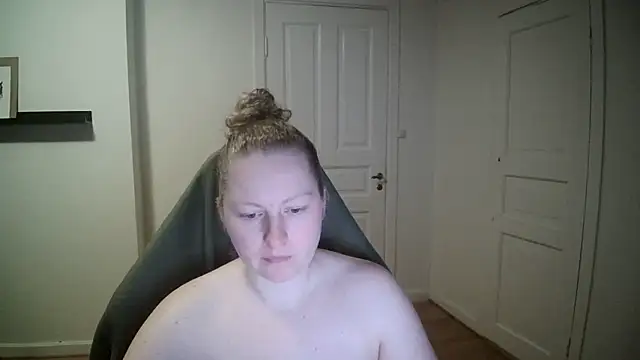 Snapshot of Girlnina-1995 chatting on January 15, 3:39 pm Girlnina-1995 online show from January 15, 3:39 pm