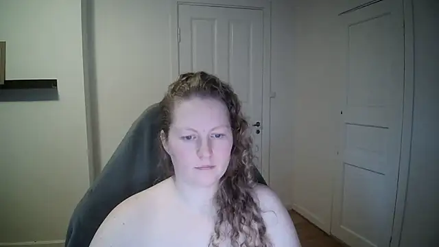 Snapshot of Girlnina-1995 chatting on January 19, 10:50 am Girlnina-1995 online show from January 19, 10:50 am