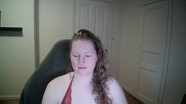 Snapshot of Girlnina-1995 chatting on January 29, 1:17 pm Girlnina-1995 online show from January 29, 1:17 pm