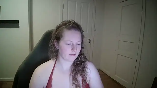 Snapshot of Girlnina-1995 chatting on January 29, 8:14 pm Girlnina-1995 online show from January 29, 8:14 pm