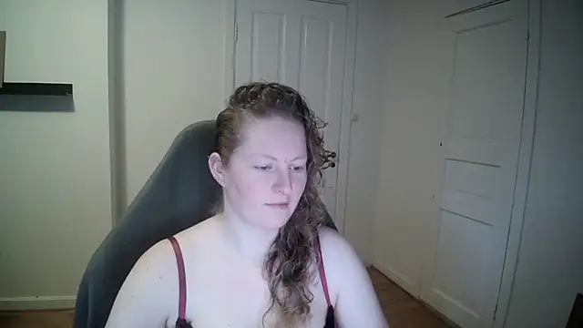 Snapshot of Girlnina-1995 chatting on January 30, 10:29 am Girlnina-1995 online show from January 30, 10:29 am