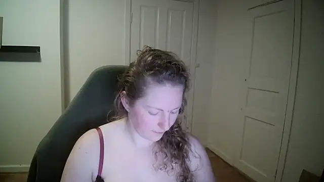 Snapshot of Girlnina-1995 chatting on January 30, 7:48 pm Girlnina-1995 online show from January 30, 7:48 pm