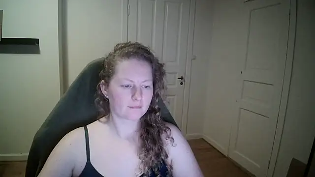 Snapshot of Girlnina-1995 chatting on February 4, 7:55 pm Girlnina-1995 online show from February 4, 7:55 pm