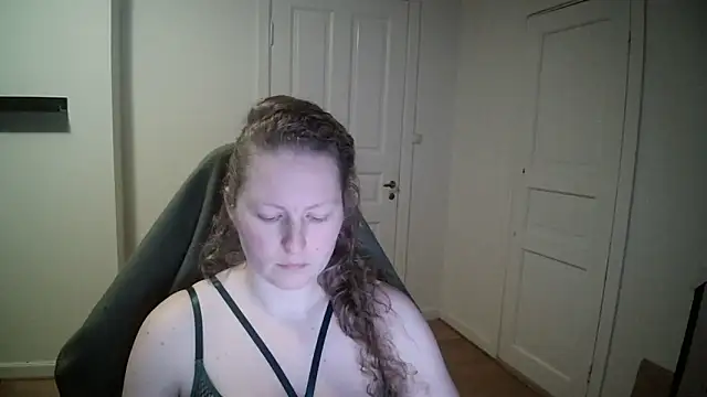 Snapshot of Girlnina-1995 chatting on February 7, 3:19 pm Girlnina-1995 online show from February 7, 3:19 pm