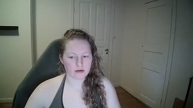 Snapshot of Girlnina-1995 chatting on February 11, 2:35 pm Girlnina-1995 online show from February 11, 2:35 pm