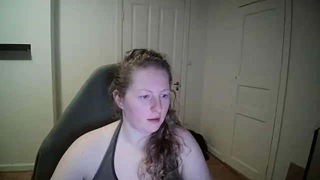 Snapshot of Girlnina-1995 chatting on February 11, 7:48 pm Girlnina-1995 online show from February 11, 7:48 pm