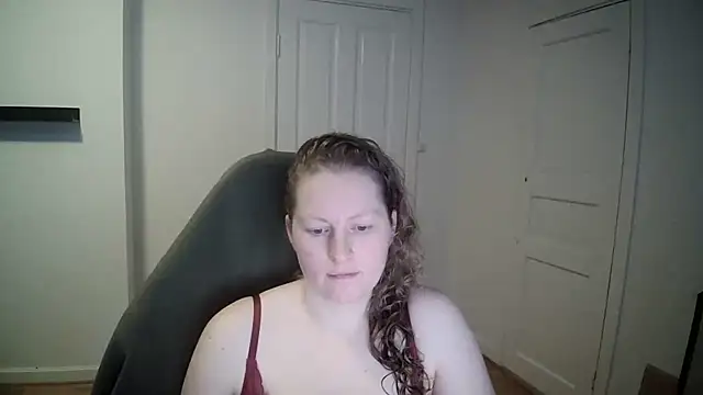 Snapshot of Girlnina-1995 chatting on February 17, 11:55 am Girlnina-1995 online show from February 17, 11:55 am