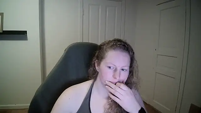 Snapshot of Girlnina-1995 chatting on March 3, 3:42 pm Girlnina-1995 online show from March 3, 3:42 pm