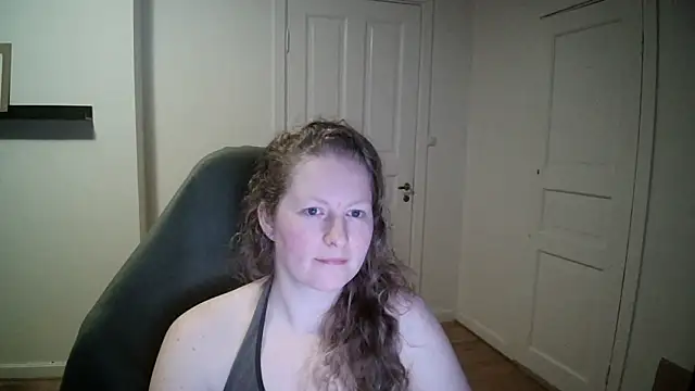 Snapshot of Girlnina-1995 chatting on March 3, 9:48 pm Girlnina-1995 online show from March 3, 9:48 pm