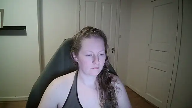 Snapshot of Girlnina-1995 chatting on March 17, 7:37 pm Girlnina-1995 online show from March 17, 7:37 pm