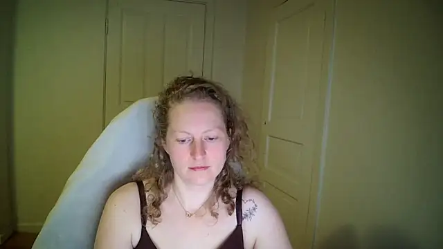 Snapshot of Girlnina-1995 chatting on April 20, 6:20 pm Girlnina-1995 online show from April 20, 6:20 pm