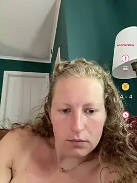 Snapshot of Girlnina-1995 chatting on June 8, 2:17 pm Girlnina-1995 online show from June 8, 2:17 pm