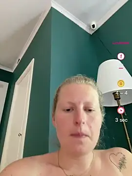 Snapshot of Girlnina-1995 chatting on June 11, 2:15 pm Girlnina-1995 online show from June 11, 2:15 pm