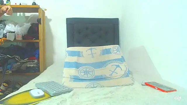 Snapshot of maihton_xx chatting on January 10, 4:01 am maihton xx online show from January 10, 4:01 am