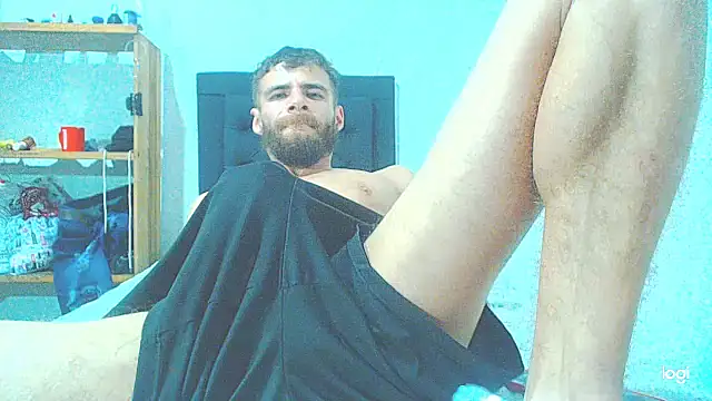 Snapshot of maihton_xx chatting on January 18, 6:13 am maihton xx online show from January 18, 6:13 am