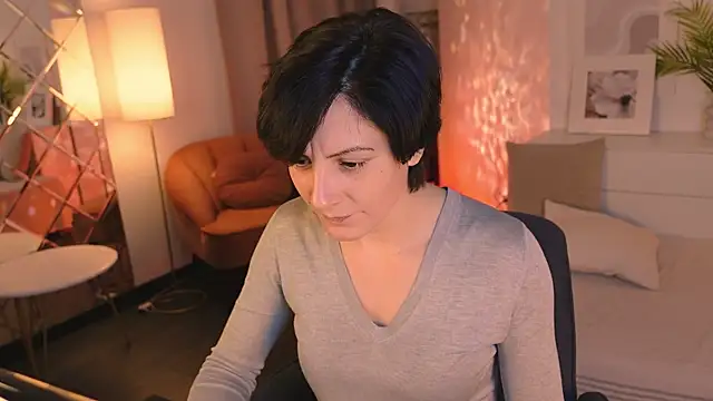 Snapshot of LorenDaze chatting on December 17, 6:41 am LorenDaze online show from December 17, 6:41 am