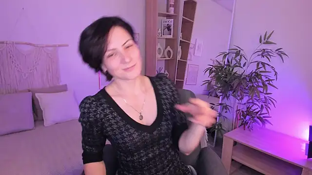 Snapshot of LorenDaze chatting on December 19, 6:42 am LorenDaze online show from December 19, 6:42 am