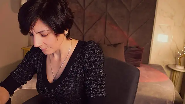 Snapshot of LorenDaze chatting on December 20, 7:04 am LorenDaze online show from December 20, 7:04 am