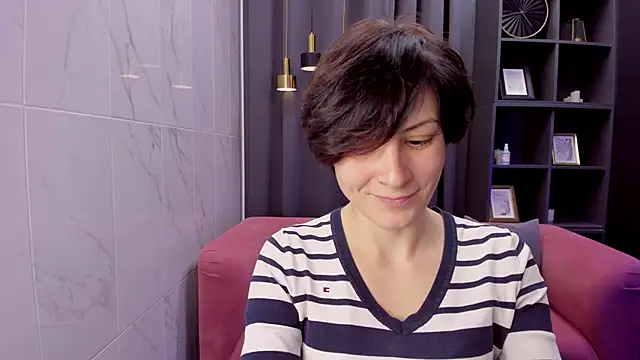 Snapshot of LorenDaze chatting on December 23, 8:12 am LorenDaze online show from December 23, 8:12 am