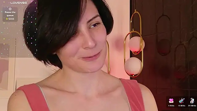 LorenDaze online show from March 13, 2:01 pm