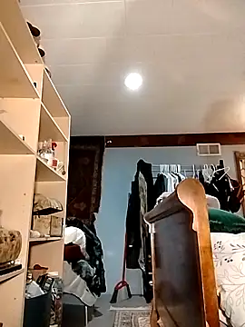 eatmeplease44 online show from February 10, 3:38 pm