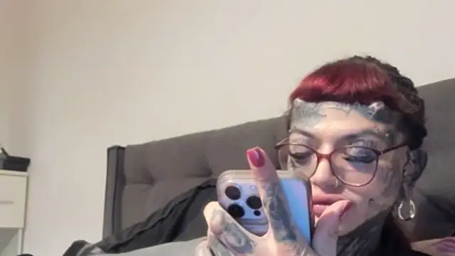 Snapshot of tamarapervert chatting on April 11, 10:47 pm tamarapervert online show from April 11, 10:47 pm
