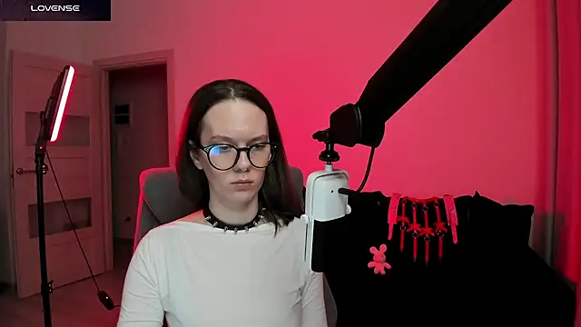 DivineBite online show from March 6, 4:36 pm