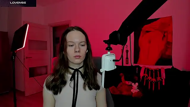 DivineBite online show from March 19, 1:48 pm