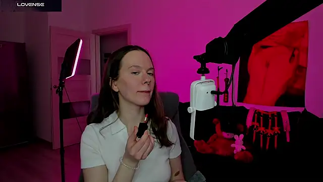 DivineBite online show from March 23, 2:21 pm