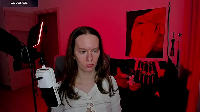 DivineBite online show from April 18, 6:12 pm