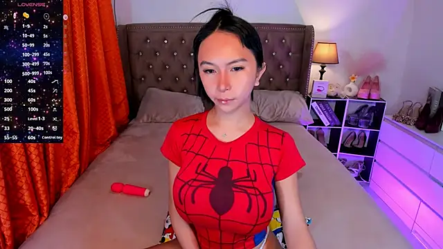 Lady Riley online show from August 1, 10:30 pm