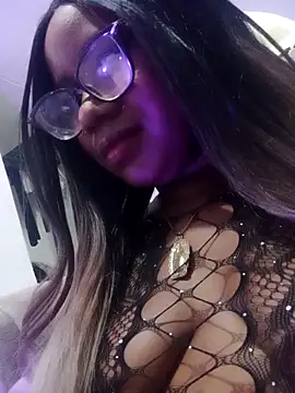 EmilyyRosee  online show from April 15, 5:03 am