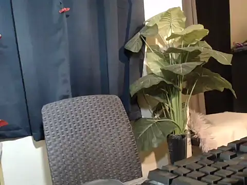 sweetyula online show from March 26, 2:28 am