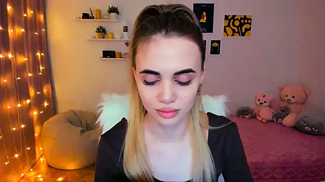 Snapshot of aPieceOfJoy chatting on February 2, 11:11 pm aPieceOfJoy online show from February 2, 11:11 pm