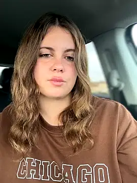 Snapshot of Samantha_official chatting on December 17, 9:59 am Samantha official online show from December 17, 9:59 am