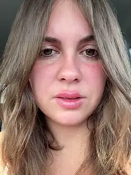 Snapshot of Samantha_official chatting on December 21, 9:05 am Samantha official online show from December 21, 9:05 am