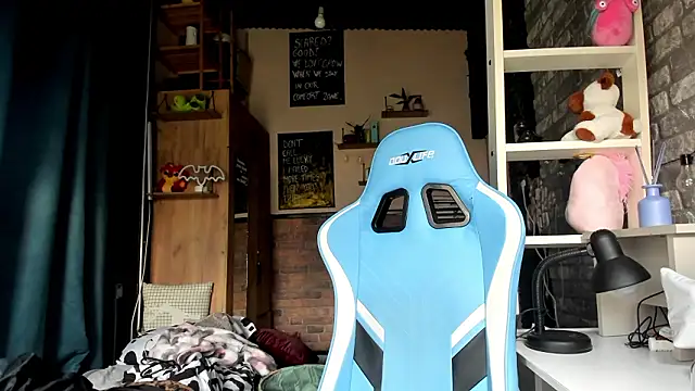 karo123421 online show from March 18, 3:04 pm