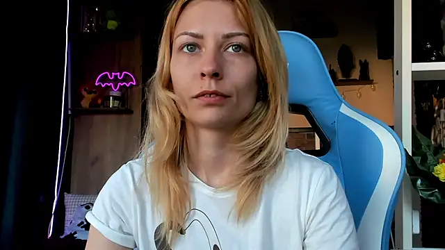 karo123421 online show from March 24, 5:45 am