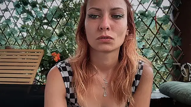 Snapshot of karo123421 chatting on July 8, 1:15 pm karo123421 online show from July 8, 1:15 pm