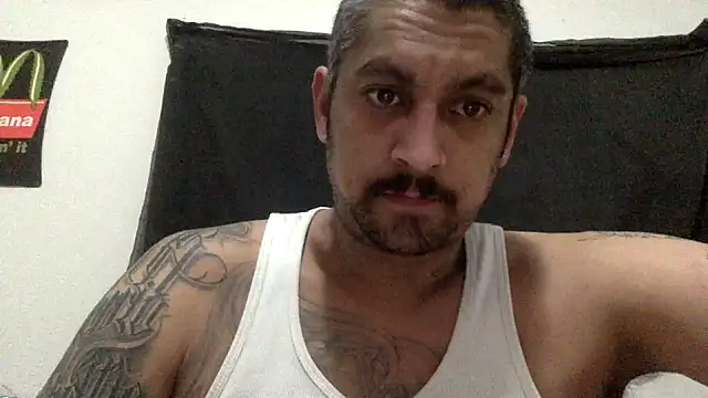 Snapshot of Vision1285 chatting on January 9, 10:20 am Vision1285 online show from January 9, 10:20 am